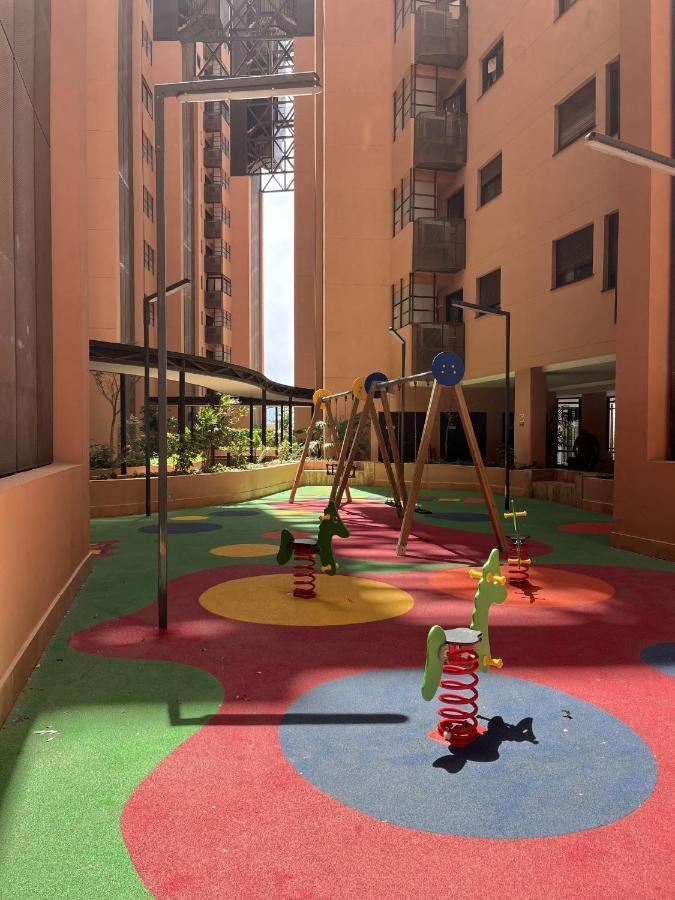 -Malagasunapts-Skygarden Teatinos Pool Playground ภายนอก รูปภาพ