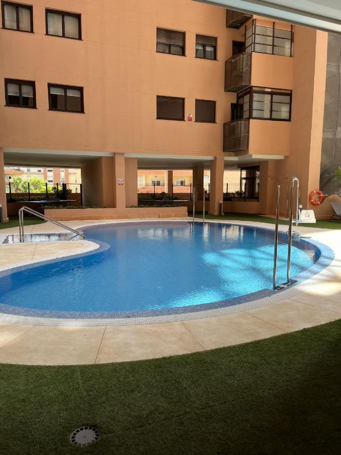 -Malagasunapts-Skygarden Teatinos Pool Playground ภายนอก รูปภาพ